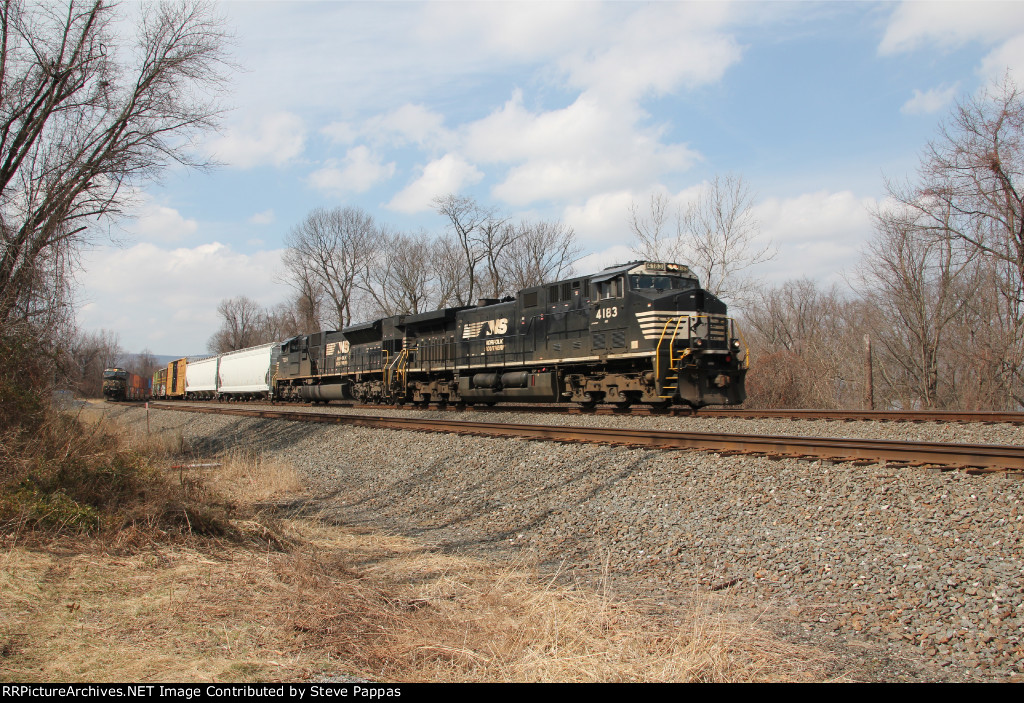 NS 4183 takes train 10K east